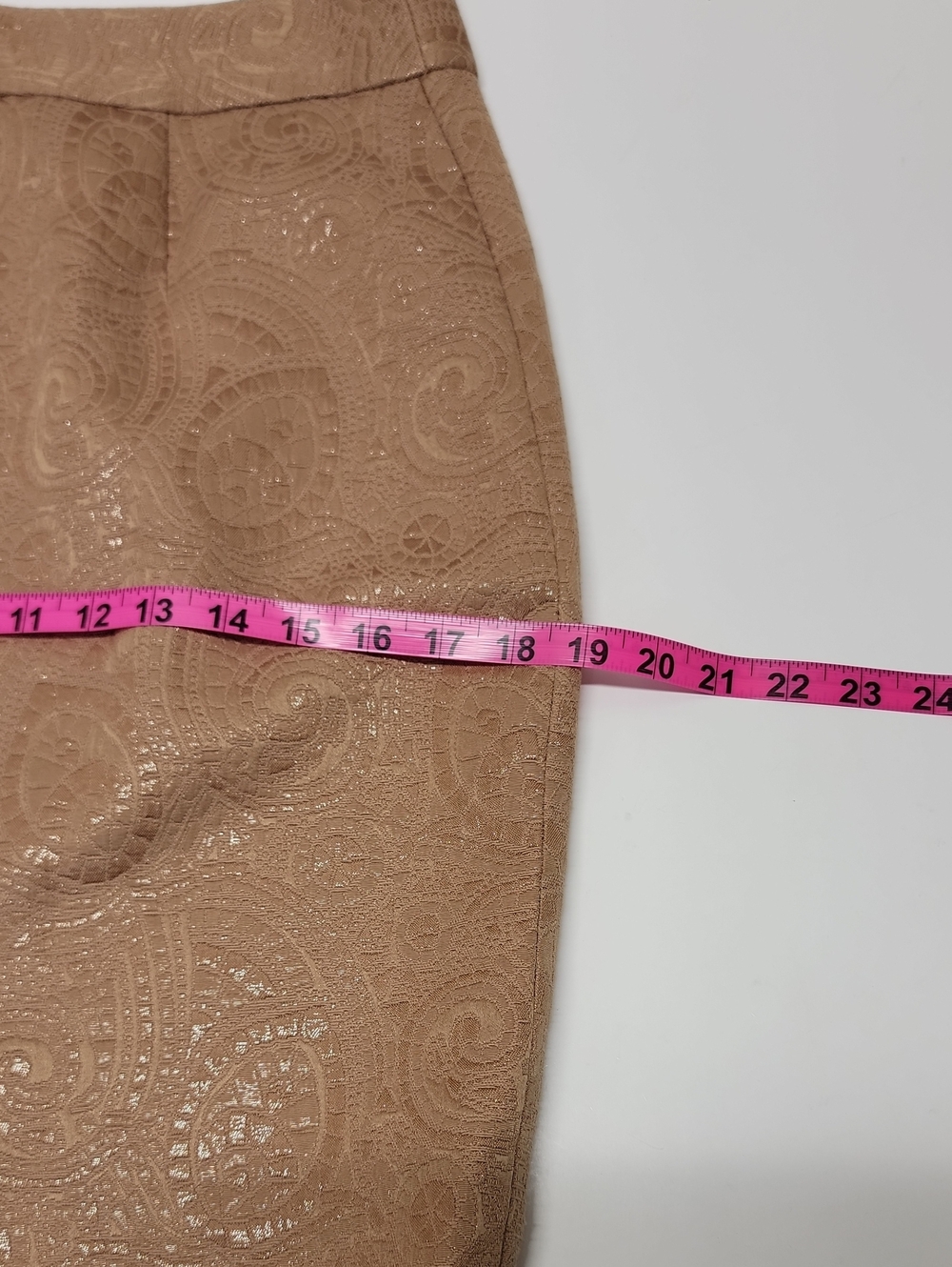 Banana Republic Warm Golden Textured Pencil Mini Skirt Sz 8 - Picture 11 of 12